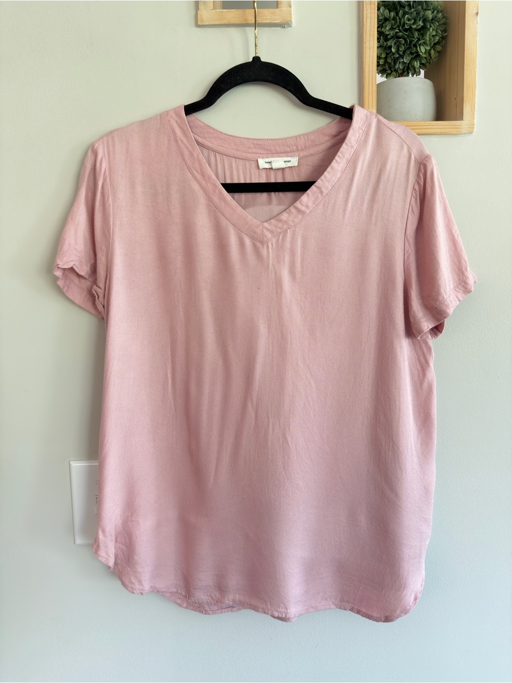 beachlunchlounge Light Pink V-Neck Short Sleeve Top